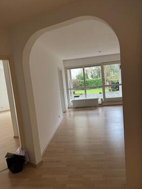 Foto - Helle 2 -Zi. Wohnung mit großer Terasse & Tiefgarage Bad Homburh