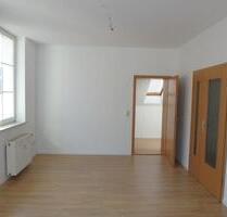 2-Zimmer-Singlewohnung mit neuem Laminatboden und Dusche * ruhiges Hinterhaus - Meißen