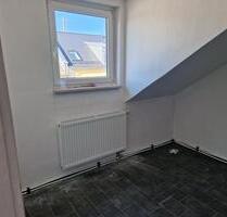 3 Zimmer Dachboden zur vermieten 85 Meter in Hof