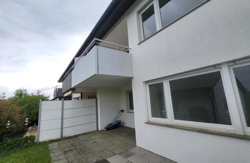 Foto - Großzügiges Reihenmittelhaus mit Balkon, Terrasse, kleinem Garten und Garage in Neckarwestheim!