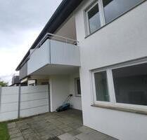 Großzügiges Reihenmittelhaus mit Balkon, Terrasse, kleinem Garten und Garage in Neckarwestheim! Großzügiges Reihenmittelhaus mit Balkon, Terrasse, kleinem Garten und Garage in Neckarwestheim!