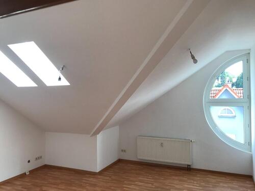 Foto - Lichtdurchflute 3-Raum-Wohnung in zentraler Lage am Zellaer Markt