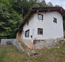 Haus im Rohbauzustand mit 1229 qm Grund in Marquartstein