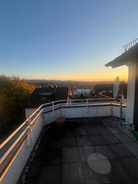 Foto - Helle 4-Zimmer-Dachgeschosswohnung in ruhiger Lage 72770