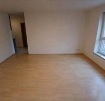 helle 2-Raum-Wohnung, renoviert mit Einbauküche - Plauen