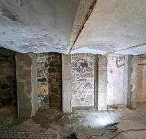 48 m2 GARAGE ZU VERMIITEN - 360,00&nbsp;EUR Miete, in Iserlohn (PLZ: 58644) Grüne