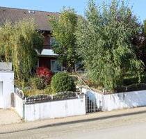 Großes Familienhaus mit 3 bezugsfreien Wohneinheiten von Privat - Elze