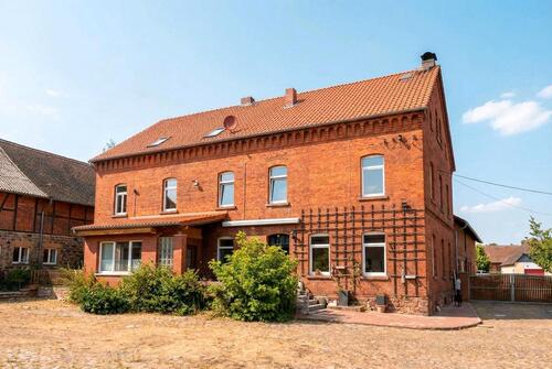 Foto - Renoviertes Anwesen mit 500 m² Wohnfläche & 10.063 m² Grundstück