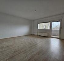 3-Zi-Wohnung mit Balkon und Garage im 2. OG eines HH in Dietzenbach