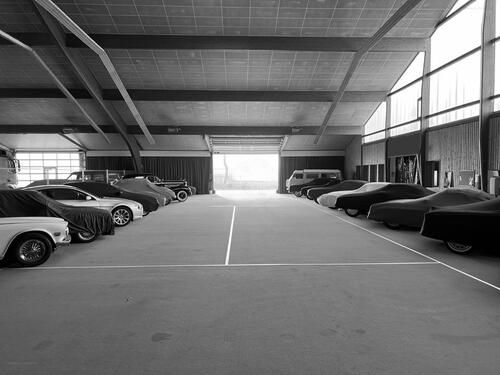Foto - Stellplatz Garage Halle Lager Car Storage Oldtimer Sportwagen