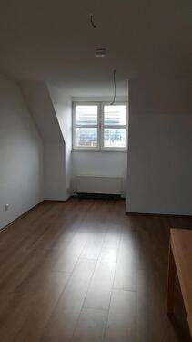 Foto - Dachgeschoss Wohnung in FFM Niederrad 1.190,- Warmmiete 80 qm