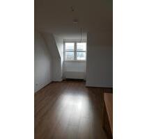 Dachgeschoss Wohnung in FFM Niederrad 1.190,- Warmmiete 80 qm - Frankfurt am Main