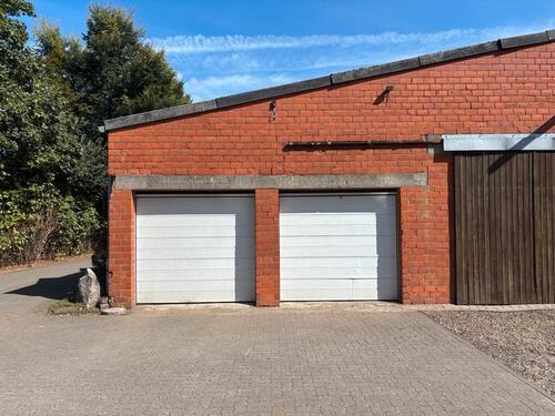 Foto - Doppelgarage mit Werkstatt und Lagerfläche