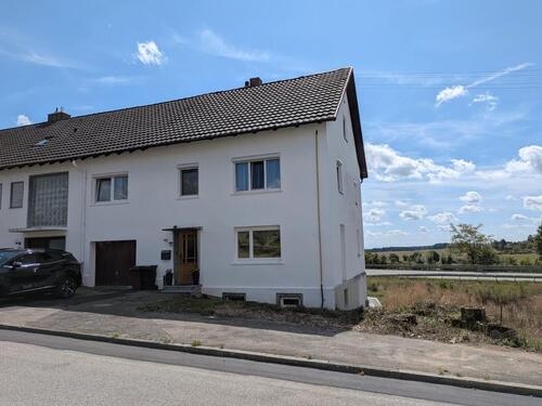 Foto - Doppelhaushälfte zu Verkaufen - 310.000,00&nbsp;EUR Kaufpreis, ca.&nbsp; 150,00&nbsp;m&sup2;