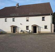 Einfamilienhaus mit großem Grundstück & Nebengelass in Laas - Oschatz