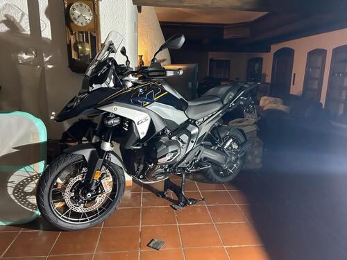 Foto - Premium Wintereinlagerung Motorrad