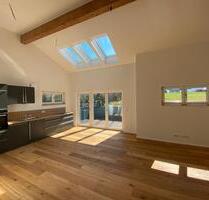 Elegante 3-Zimmer-Dachgeschosswohnung mit Balkon, EBK & Garage - Passau Maierhof