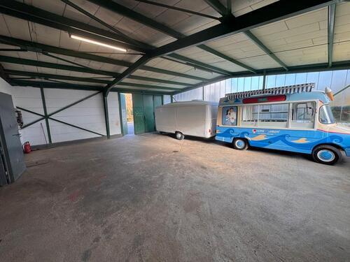 Foto - Stellplatz in verschließbarer Lagerhalle – ideal für Oldtimer,