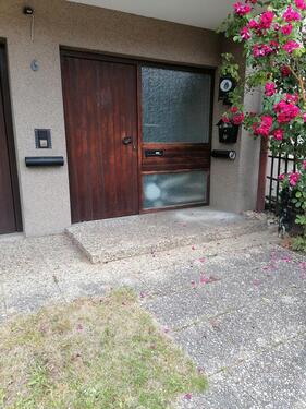 Foto - Einfamilienhaus mit Einliegerwohnung