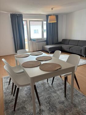 Foto - Großzügige 3-Zimmer-Wohnung mit Balkon und Tiefgaragenstellplatz