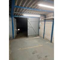 Garage, linke Hälfte einer großen - Ribnitz-Damgarten