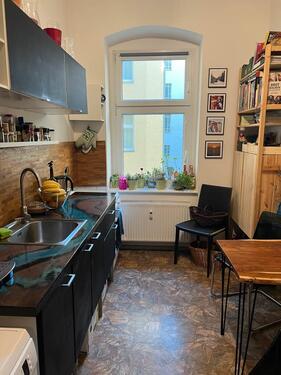 Foto - Möblierte 2-Zimmer-Altbauwohnung, ca. 70 m2 mit Balkon