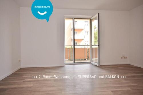 Foto - Tageslichtbad mit Wanne • 2 Zimmer • am Heimgarten • Balkon • Top-Preis! • Fussbodenheizung