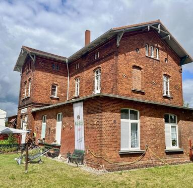 Foto - Gemütliche DG-Wohnung 4050 m² im historischen Bahnhof Lalendorf