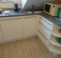 Exklusive 3 Zi DG Wohnung mit Küche und Balkon-FBH-Dusche-Wanne - Bad Neustadt an der Saale