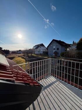 Foto - Moderne und Lichtdurchflutete 3 Zi. Wohnung mit Süd Balkon + TG