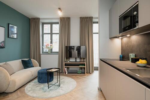 Foto - Möblierte 2-Zi-Suite mit großem Bad u. WLan inkl. 1.450 € warm