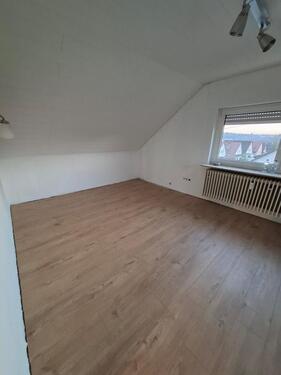 Foto - Helle 3-Zimmer Dachgeschosswohnung in Backnang