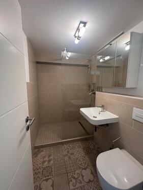 Foto - Modernisierte und helle 1 Zi Souterrain Whg nahe U Bahn