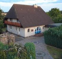 Großzügiges Einfamilienhaus mit großem Wintergarten - Dorf Mecklenburg