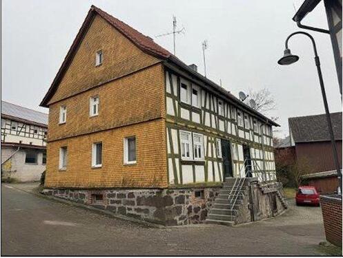 Foto - 4 Zimmer Mehrfamilienhaus, Wohnhaus in Gemünden (Felda)