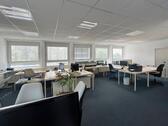 Foto - Helles Büro mit Teeküche, Parkplatz und Gartenmitbenutzung