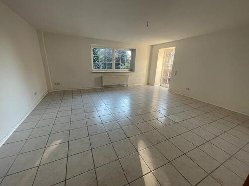 Foto - Großes Endreihenhaus mit Garten und Parkplatz