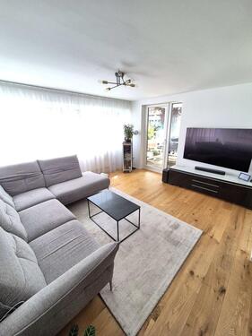 Foto - Stilvoll modernisierte 3-Zimmerwohnung mit Poolbereich im grünen