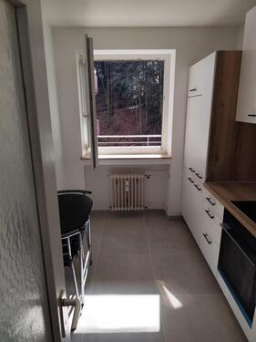 Foto - Frisch renovierte 2-Zimmer-Wohnung mit Einbauküche, Balkon & Aufz