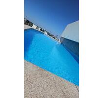 Moderne 2-Zimmer-Wohnung mit Wohnküche, großem Balkon & Dachpool - Augsburg Bergheim