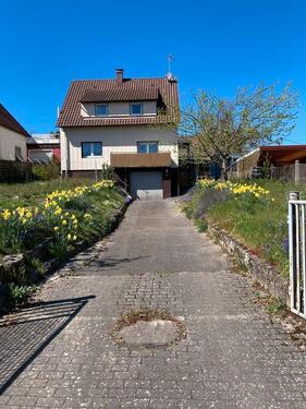 Foto - Provisionsfrei: Einfamilienhaus mit großem Grundstück + Potential