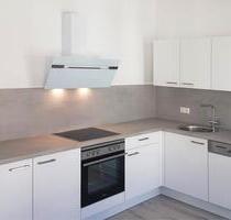 Traumhafte 4-Raum-Wohnung - 2019 KERNSANIERT mit EBK und Aufzug! - Zwickau