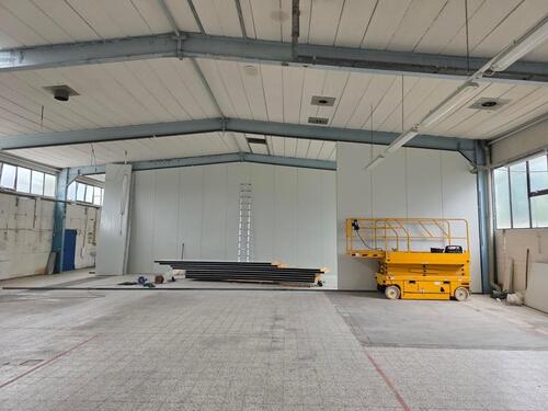 Foto - Halle Werkstatt Lagerhalle Industriehalle nähe Koblenz