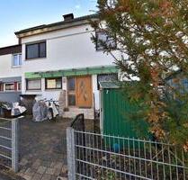 Reihenmittelhaus mit viel Platz. Ruhige, gute Lage fast zentral.. - Langenau