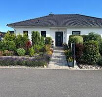 Neuwertiger Winkelbungalow - 499.000,00&nbsp;EUR Kaufpreis, ca.&nbsp; 130,00&nbsp;m&sup2; in Jördenstorf (PLZ: 17168)