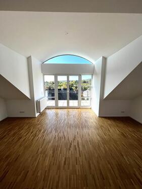 Foto - 3 Zimmer Dachgeschoßwohnung zur Miete in Kronberg im Taunus