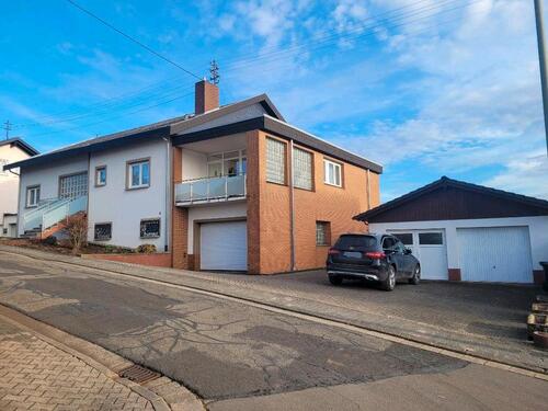 Foto - Gut gepflegtes Mehrgenerationenhaus in Ortsrandlage