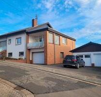 Gut gepflegtes Mehrgenerationenhaus in Ortsrandlage - Herschweiler-Pettersheim