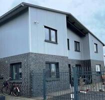 2 Zimmer Wohnung Obergeschoß evtl. Zusatzraum - Apen