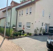 Reihenendhaus 5 Zimmer mit Keller direkt an der Fleckenmauer - Flörsheim-Dalsheim